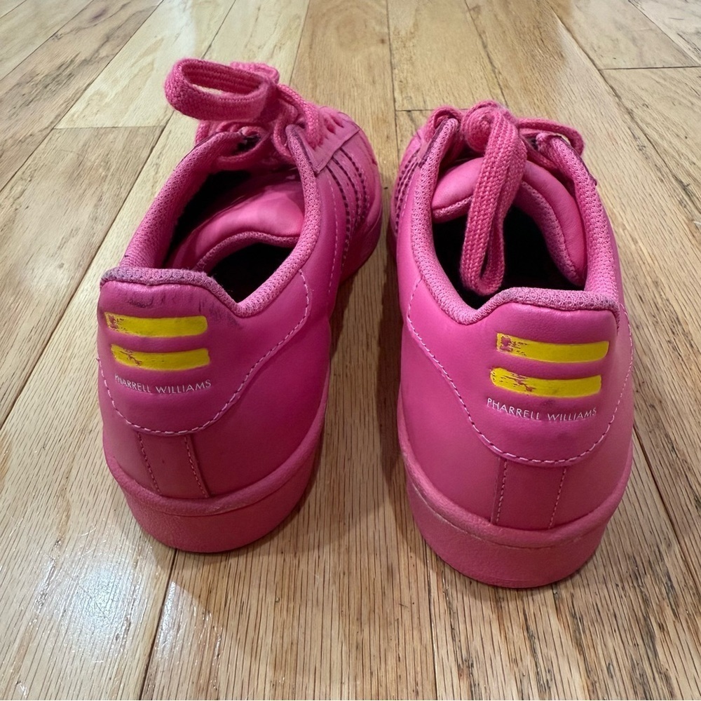 Adidas Pharrell Superstar Girls Size 4 Pink Athletic Leather Shoes Sneakers - Picture 5 of 9